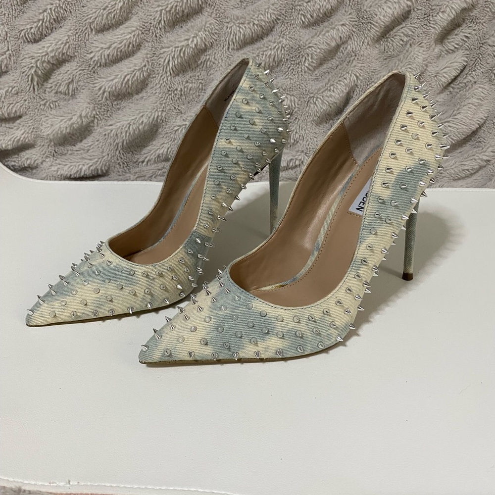 STEVE MADDEN Spike Studded Marble Heel